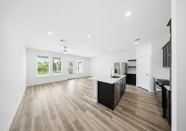 Photo 4 of Single family home for sale at 12331 Basilwood Dr, Houston, TX 77047 | MLS# 64889156 | Listing updated on 2026-08-22