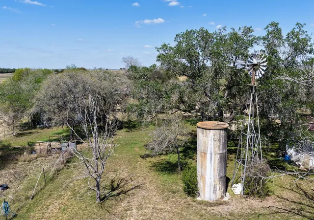 Homes for sale in Shiner, TX | 1037 County Road 340, Shiner, TX 77984 | MLS# 4164101