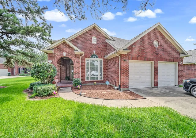 Photo 3 of Sale Pending at 7119 Bristol Ridge Dr, Houston, TX 77095 | MLS# 32144589 | Listing updated on 2026-09-14