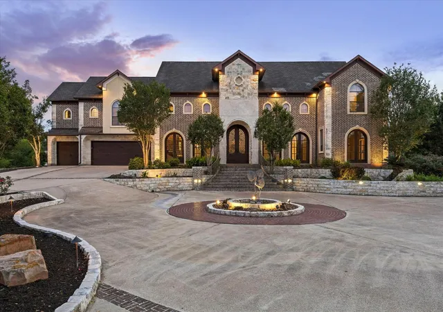 1st image of 4 Steven Luke Ln, Friendswood, TX 77546 | MLS# 65277920