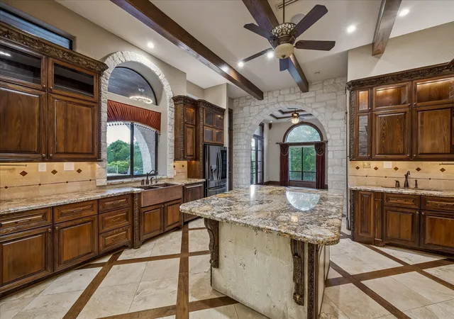 Photo 3 of Single family home for sale at 4 Steven Luke Ln, Friendswood, TX 77546 | MLS# 65277920 | Listing updated on 2026-04-22