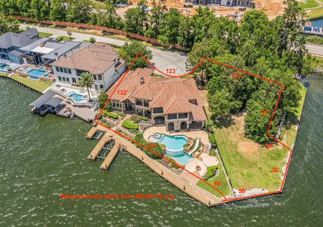 Photo 4 of Single family home for sale at 206 Bentwater Bay Dr, Montgomery, TX 77356 | MLS# 39473759 | Listing updated on 2026-08-15