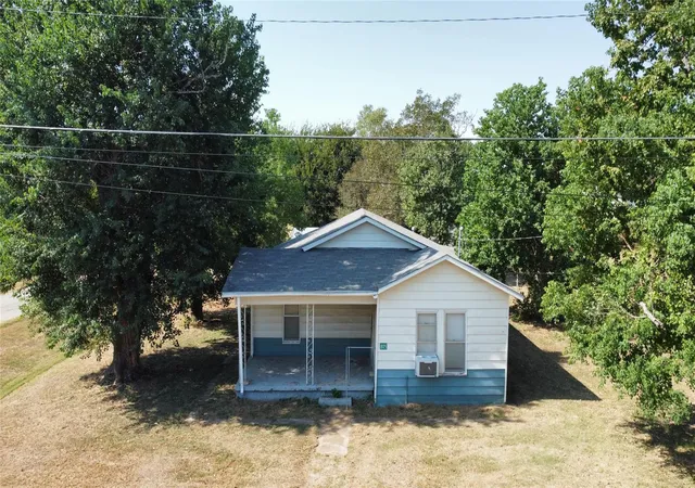 Homes for sale in Lexington, TX | 805 Caldwell St, Lexington, TX 78947 | MLS# 52646681