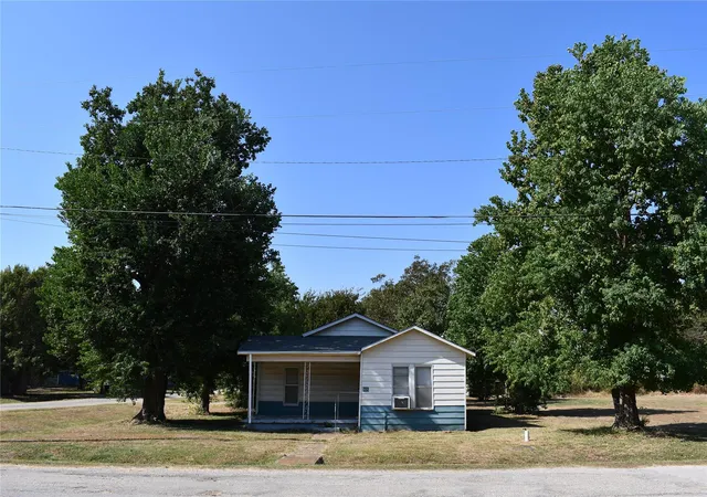 Homes for sale in Lexington, TX | 805 Caldwell St, Lexington, TX 78947 | MLS# 52646681