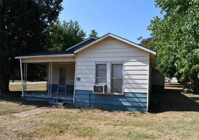 Homes for sale in Lexington, TX | 805 Caldwell St, Lexington, TX 78947 | MLS# 52646681