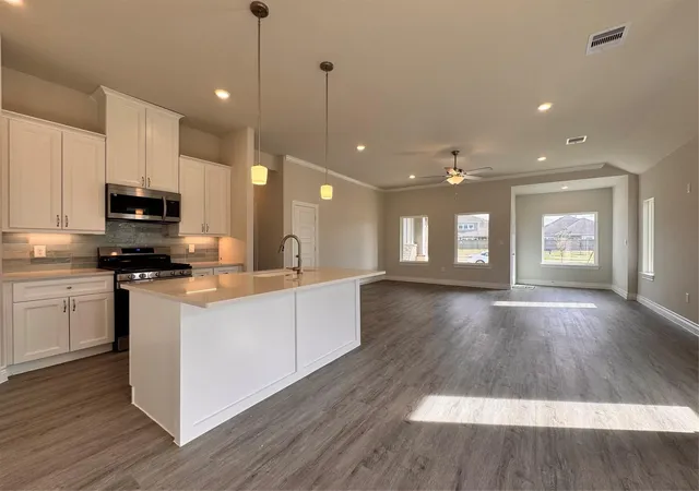 5th image of 10300 Cabo Del Sol Dr, Cleveland, TX 77327 | MLS# 91868553