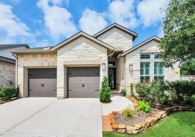 Photo 2 of Single family home for sale at 13202 James Ter Ln, Houston, TX 77059 | MLS# 92196566 | Listing updated on 2026-09-11