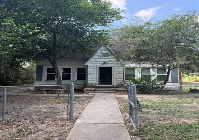 3rd image of 209 Sutton St, Woodville, TX 75979 | MLS# 30471515
