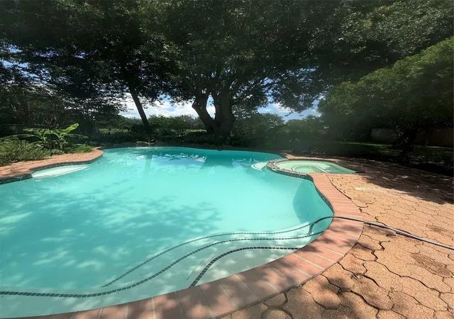 4th image of 435 Old Course Dr Dr, Friendswood, TX 77546 | MLS# 7858307