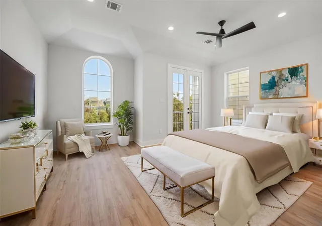 Photo 1 of Single family home for sale at 1035 W 17th Street, Houston, TX 77008 | MLS# 33294867 | Listing updated on 2026-08-25