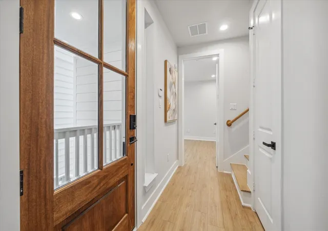 Photo 3 of Single family home for sale at 1035 W 17th Street, Houston, TX 77008 | MLS# 33294867 | Listing updated on 2026-08-25