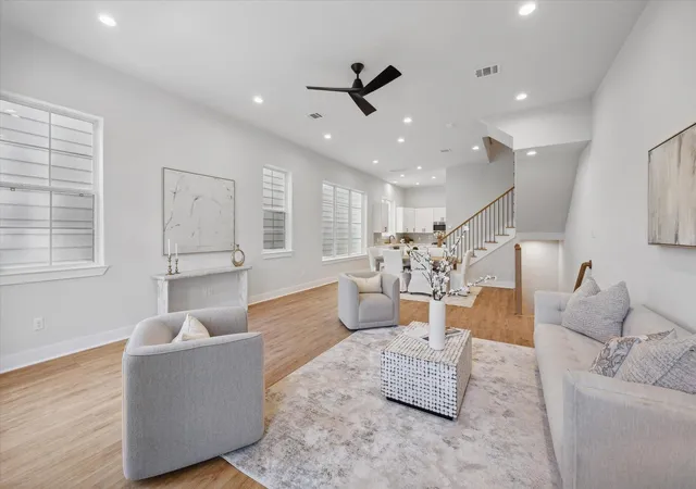 Photo 4 of Single family home for sale at 1035 W 17th Street, Houston, TX 77008 | MLS# 33294867 | Listing updated on 2026-08-25