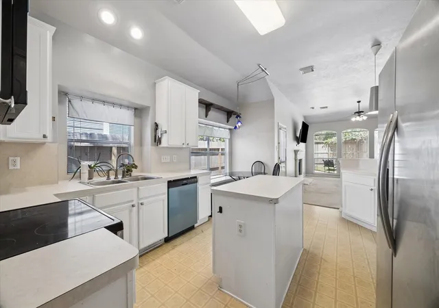 Photo 3 of Sale Pending at 7906 Sinfonia Dr, Houston, TX 77040 | MLS# 26331637 | Listing updated on 2026-09-03