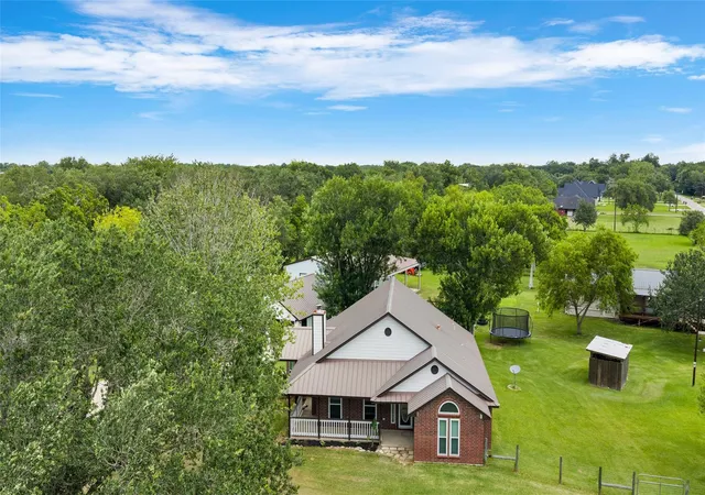 3rd image of 7460 Commander Roland Dr, Hitchcock, TX 77563 | MLS# 21051439
