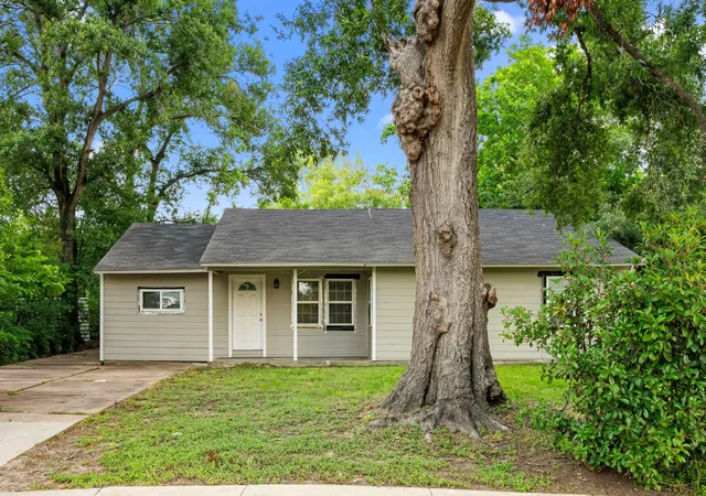 Photo 1 of Single family home for sale at 5835 Southseas St, Houston, TX 77033 | MLS# 80912300 | Listing updated on 2026-09-14