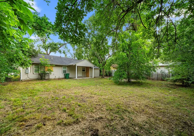 Photo 2 of Single family home for sale at 5835 Southseas St, Houston, TX 77033 | MLS# 80912300 | Listing updated on 2026-09-14