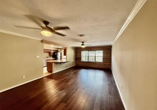 5th image of 12985 Trail Hollow Dr #6, Houston, TX 77079 | MLS# 40353536