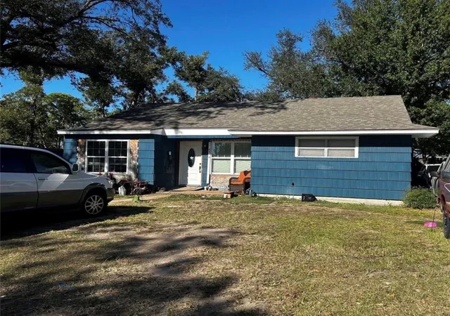 Photo 2 of Single family home for sale at 8418 Sonneville Dr, Houston, TX 77080 | MLS# 32748900 | Listing updated on 2026-09-07