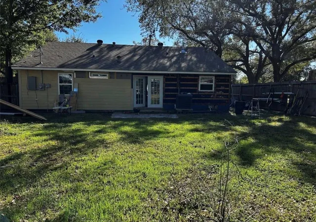 Photo 3 of Single family home for sale at 8418 Sonneville Dr, Houston, TX 77080 | MLS# 32748900 | Listing updated on 2026-09-07