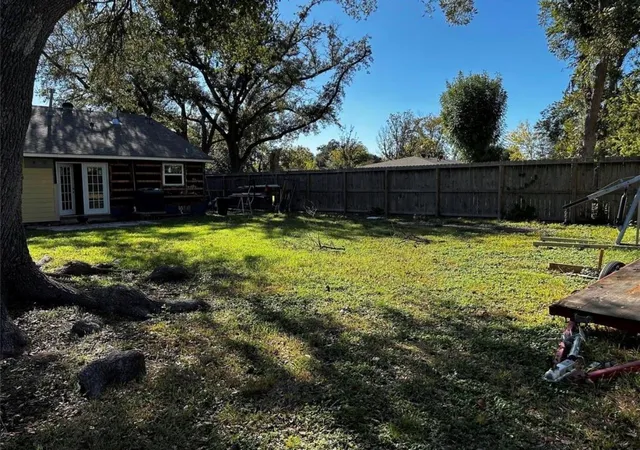 Photo 4 of Single family home for sale at 8418 Sonneville Dr, Houston, TX 77080 | MLS# 32748900 | Listing updated on 2026-09-07