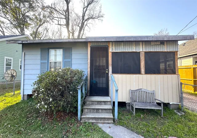 1st image of 8507 Prairie View Dr, Houston, TX 77088 | MLS# 21310226