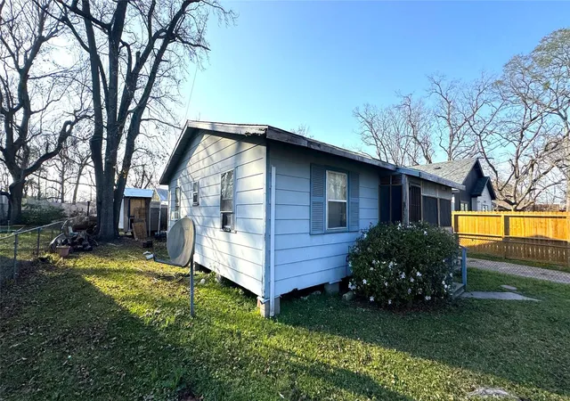 2nd image of 8507 Prairie View Dr, Houston, TX 77088 | MLS# 21310226