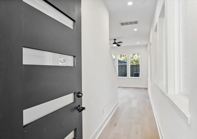 4th image of 9418 Rain Mood Ln, Houston, TX 77080 | MLS# 98400496