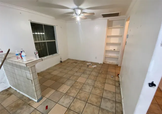 2nd image of 3021 Brackenridge St, Houston, TX 77026 | MLS# 37061354