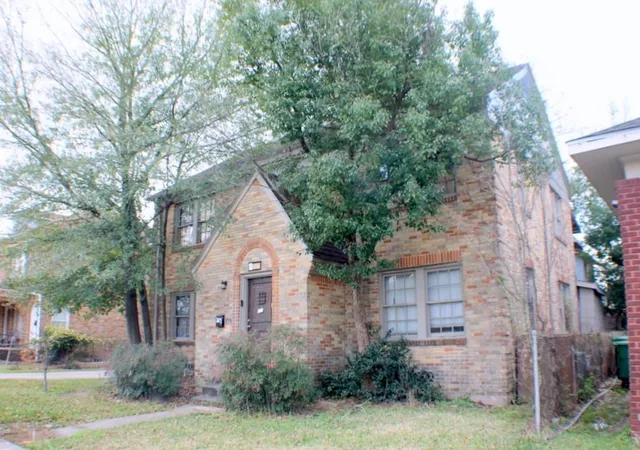 3rd image of 4714 Clay St, Houston, TX 77023 | MLS# 33986697