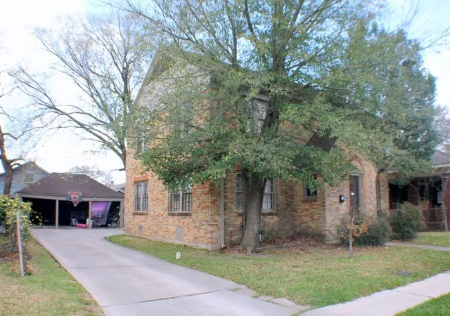 4th image of 4714 Clay St, Houston, TX 77023 | MLS# 33986697