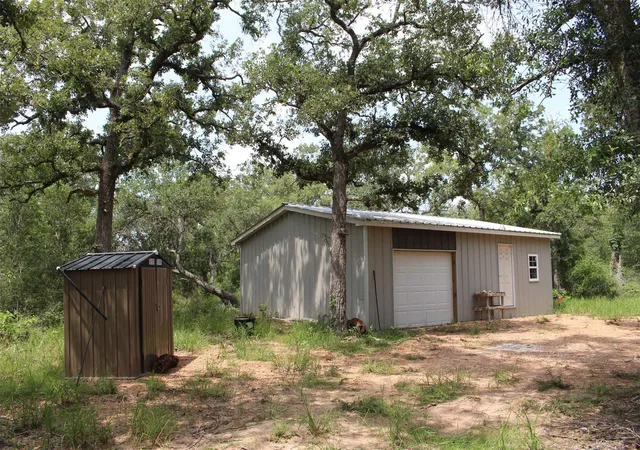 Homes for sale in Hallettsville, TX | 479 Private 1581 Dr, Hallettsville, TX 77964 | MLS# 45191992