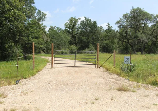 Homes for sale in Hallettsville, TX | 479 Private 1581 Dr, Hallettsville, TX 77964 | MLS# 45191992