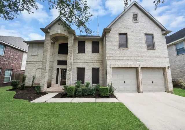 Photo 3 of Single family home for sale at 3035 Aspen Holw Ln, Sugar Land, TX 77479 | MLS# 80593569 | Listing updated on 2026-10-06