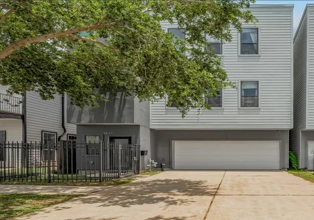 1st image of 2115 Hadley St, Houston, TX 77003 | MLS# 67206013