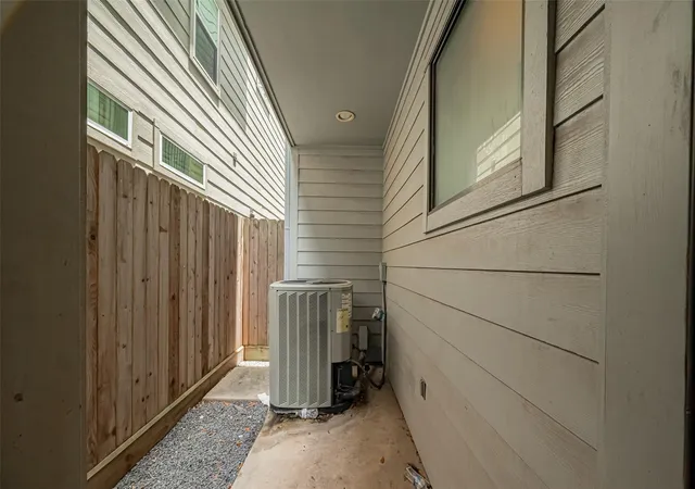34th image of 2115 Hadley St, Houston, TX 77003 | MLS# 67206013