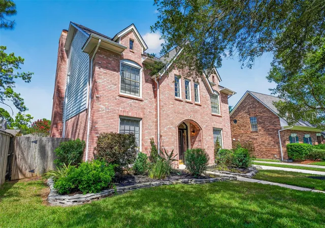 Photo 2 of Single family home for sale at 14603 Dawn Vale Dr, Houston, TX 77062 | MLS# 62538891 | Listing updated on 2026-08-30