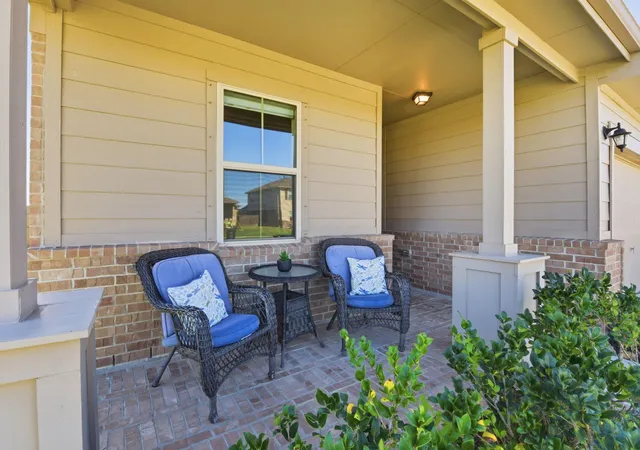 3rd image of 410 Walnut Branch Dr, Baytown, TX 77523 | MLS# 27211688