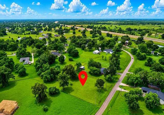 2nd image of 220 Stage Coach Trl, Angleton, TX 77515 | MLS# 16658472