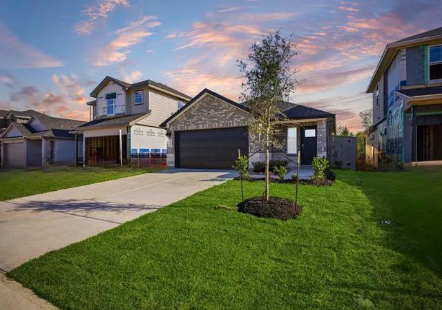 Photo 3 of Sale Pending at 3405 Wild Mustang St, League City, TX 77511 | MLS# 19257723 | Listing updated on 2026-09-01
