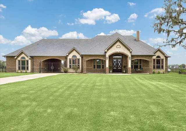 Homes for sale in Rosharon, TX | 527 Lily Lane, Rosharon, TX 77583 | MLS# 45405508