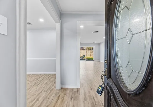 4th image of 9766 Westview Dr, Houston, TX 77055 | MLS# 81389318