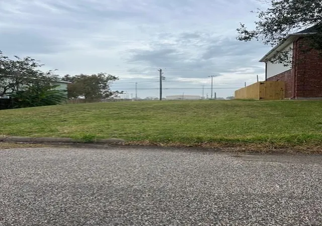 Photo 1 of Land for sale at 3215 Kleinmann, Galveston, TX 77551 | MLS# 38479113 | Listing updated on 2026-08-28