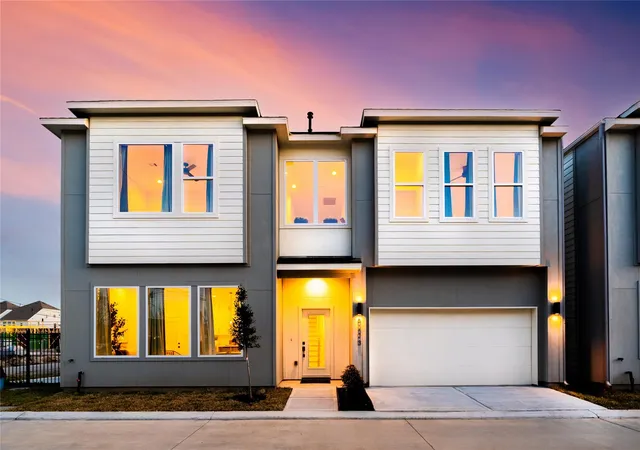 Single family home for sale at 8916 Knoll Branch Dr, Houston, TX 77080 | MLS# 44978133