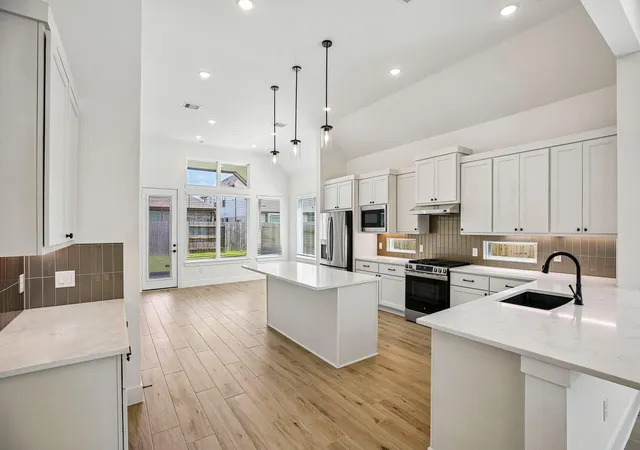3rd image of 2415 Garden Arbor, Tomball, TX 77375 | MLS# 34065115