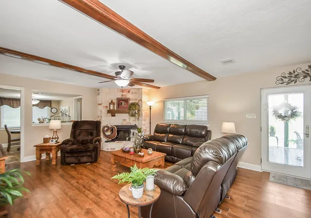 Photo 3 of Single family home for sale at 9112 Pilgrim Cir, Rosharon, TX 77583 | MLS# 70326953 | Listing updated on 2026-09-01