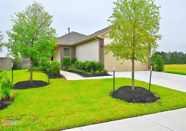 Photo 3 of Single family home for sale at 4744 Sprout Crk Ct, Conroe, TX 77304 | MLS# 70669642 | Listing updated on 2026-07-19