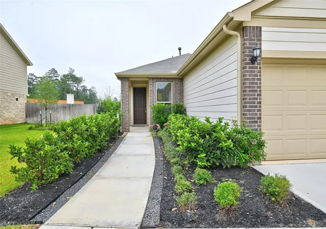 Photo 4 of Single family home for sale at 4744 Sprout Crk Ct, Conroe, TX 77304 | MLS# 70669642 | Listing updated on 2026-07-19
