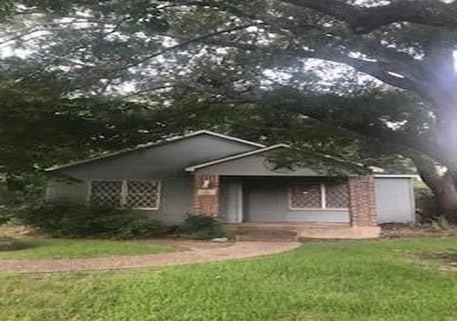 Photo 1 of Land for sale at 1921 Forest Hl Blvd, Houston, TX 77023 | MLS# 34859727 | Listing updated on 2026-08-28
