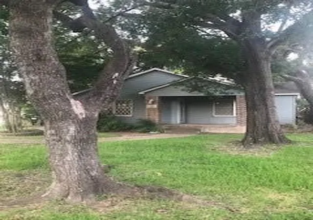 Photo 2 of Land for sale at 1921 Forest Hl Blvd, Houston, TX 77023 | MLS# 34859727 | Listing updated on 2026-08-28