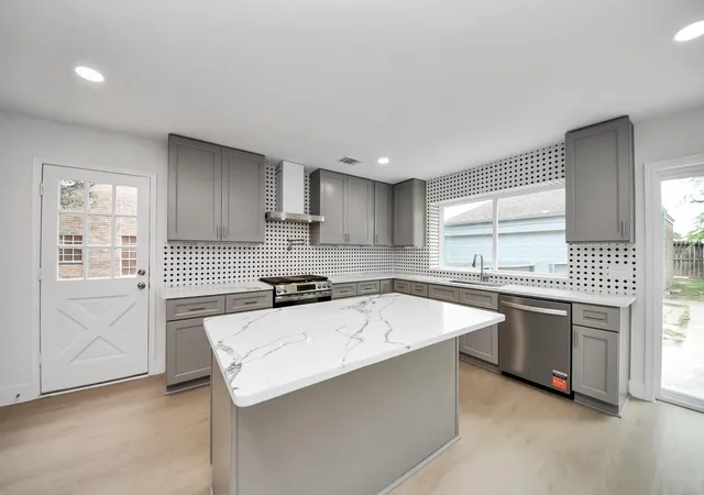 Photo 4 of Single family home for sale at 8919 Crazy Horse Trl, Houston, TX 77064 | MLS# 29903373 | Listing updated on 2026-09-19